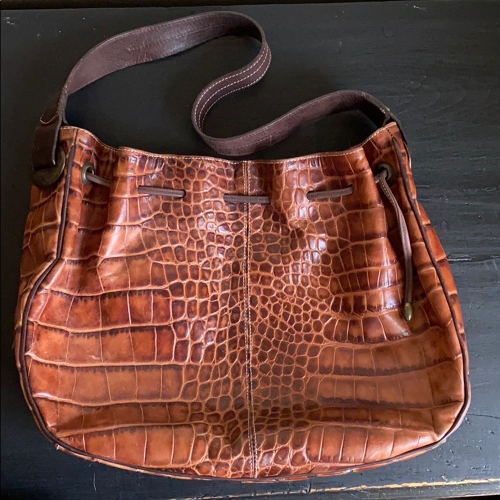 Puntotres leather croc pattern purse